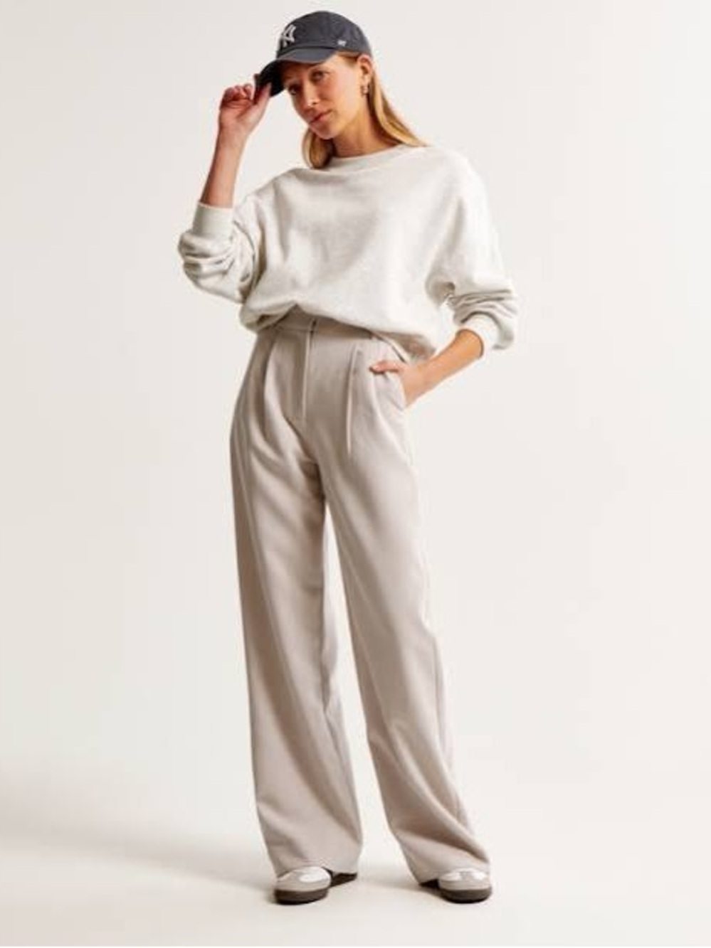 Abercrombie & Fitch The Sloane Tailored Wide Leg Pants in Sand Size 4